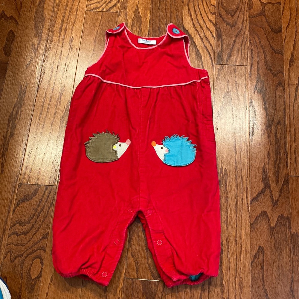Baby boden 6-12 Euc hedgehog corduroy dungas